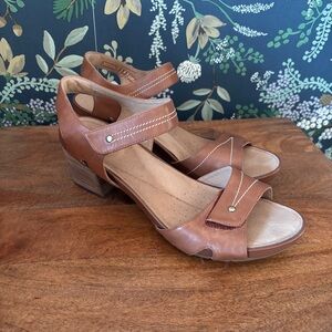 Clarks Unstructured Sandal